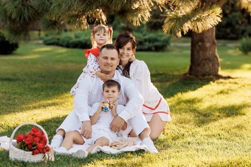 Cauș Family